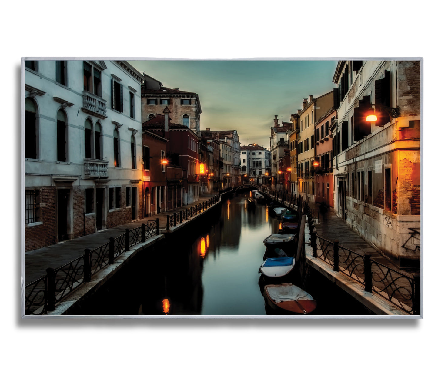Venice Canal at Dusk – Tranquil Evening Glow